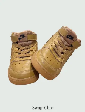 Basket Nike / Taille 23,5