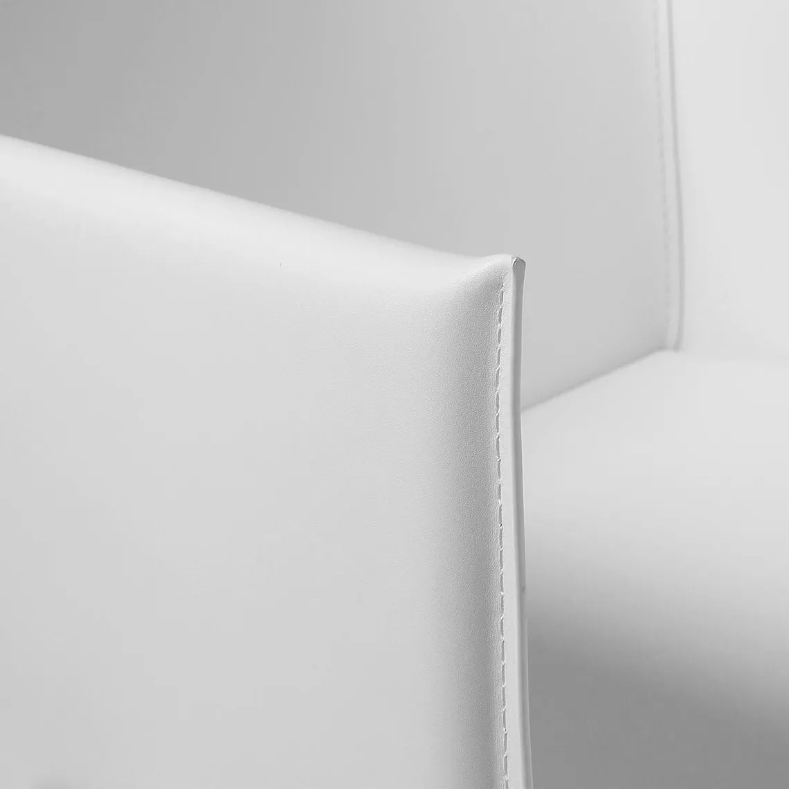 Fauteuil en cuir blanc | 3 Suisses