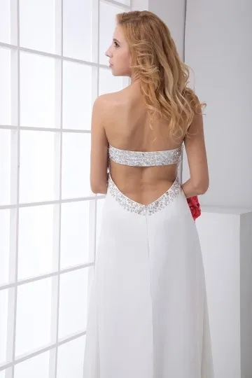 Robe blanche longue bustier en strass à dos enchancré